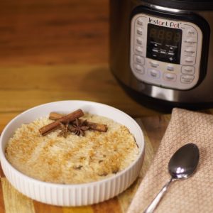 Bowl of arroz con clue with Instant port in the back ground